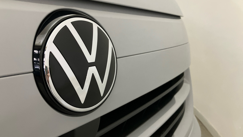 Volkswagen Transporter T32 Lwb Electric 160kW 65kWh Commerce Pro Kombi Van Auto